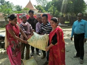 अनुदानमा बिउ पाउदा किसान खुशी