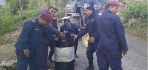 दुर्घटना न्युनिकरण गर्न सडकमा ड्रम