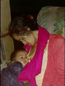 बसमा यात्रा गरिरहेकी आमाको मृत्युपछि भए पछि …