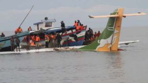 तान्जानियाको एउटा यात्रुवाहक विमान भिक्टोरिया तालमा दुर्घटना हुँदा कम्तिमा १९ जनाको मृत्यु