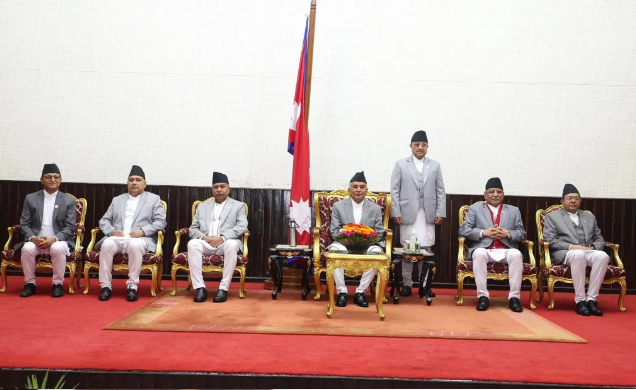 नवनियूक्त मन्त्रीहरूलाई राष्ट्रपति पौडेलद्वारा सपथ , सातौं पटकमन्त्रीपरिषद पुनर्गठन, प्रधानमन्त्रीसँग…